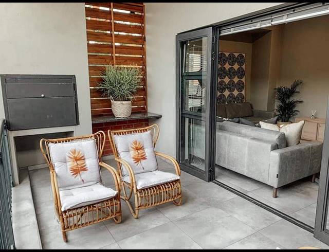 2 BEDROOM APARTMENT FOR SALE IN MENLO PARK